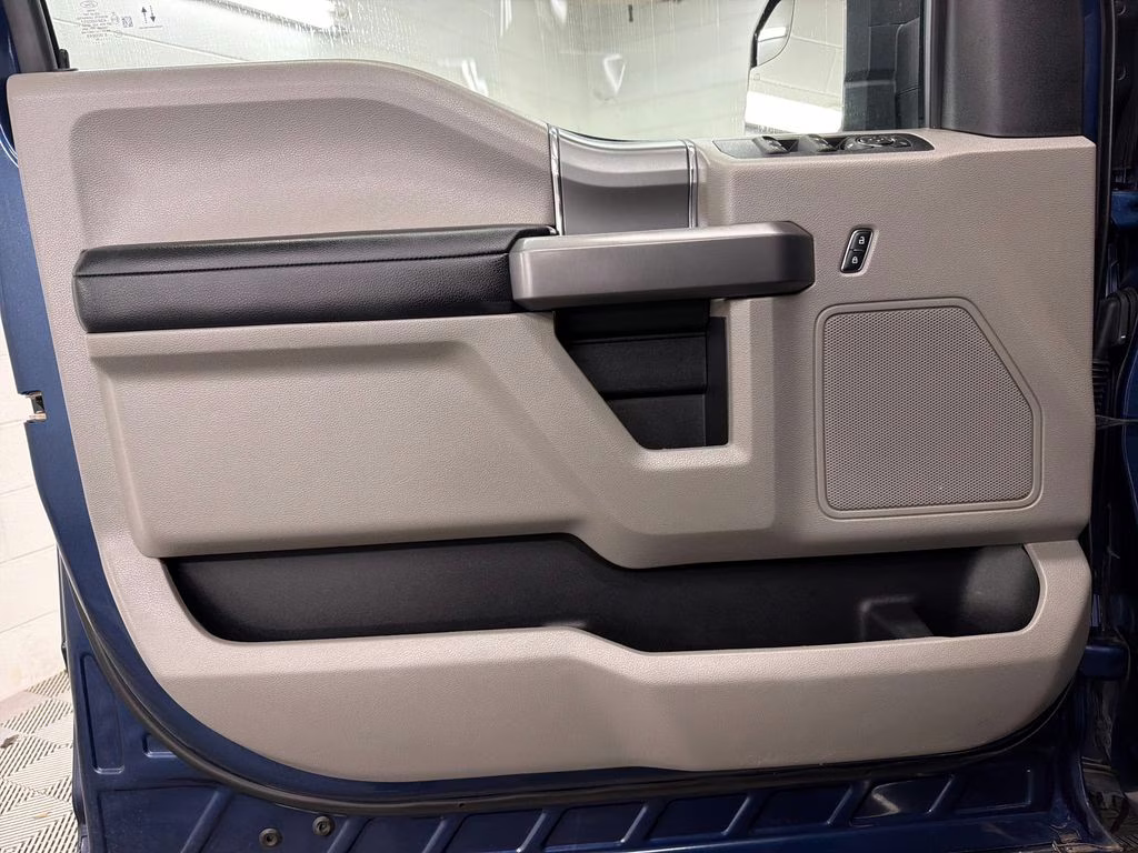 2020 Blue Jeans Metallic Ford F-150 XLT 4X4 Truck