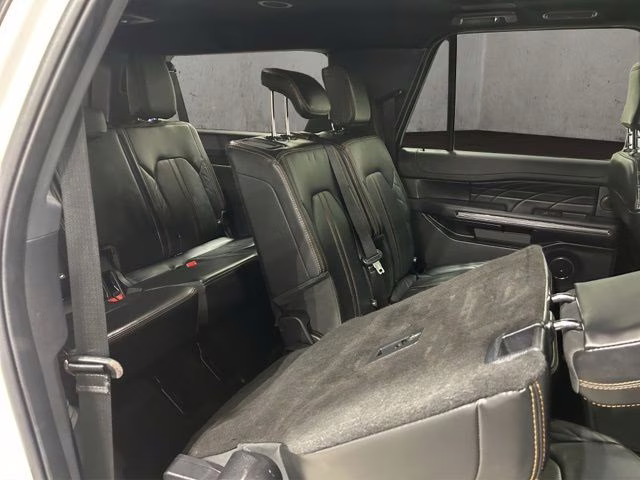 2022 Star White Metallic Tri-Coat Ford Expedition Max Platinum 4X4 SUV