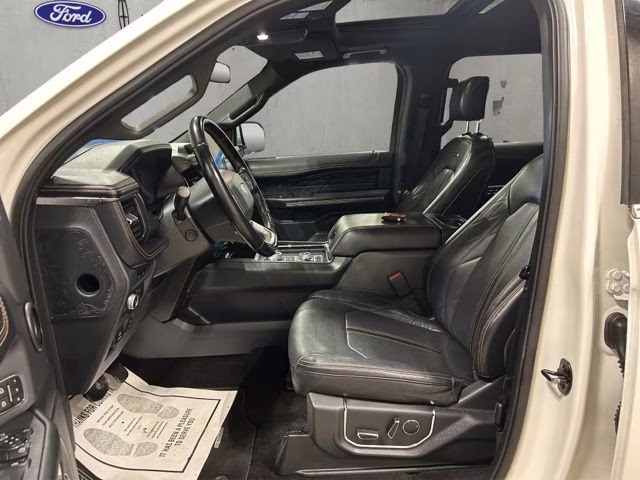 2022 Star White Metallic Tri-Coat Ford Expedition Max Platinum 4X4 SUV