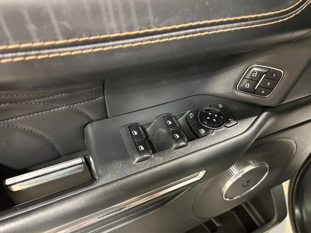 2022 Star White Metallic Tri-Coat Ford Expedition Max Platinum 4X4 SUV