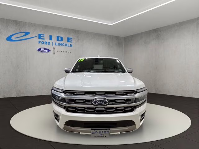 2022 Star White Metallic Tri-Coat Ford Expedition Max Platinum 4X4 SUV