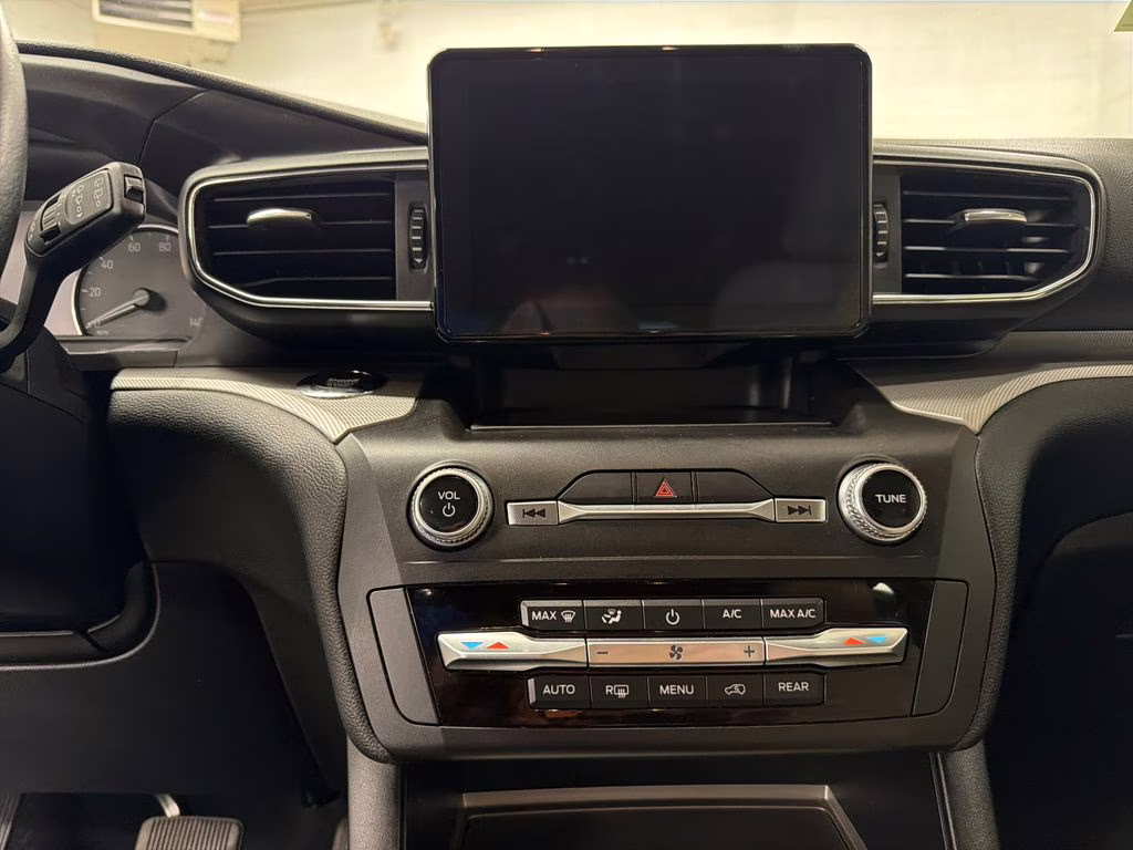 2020 Magnetic Metallic Ford Explorer XLT RWD SUV