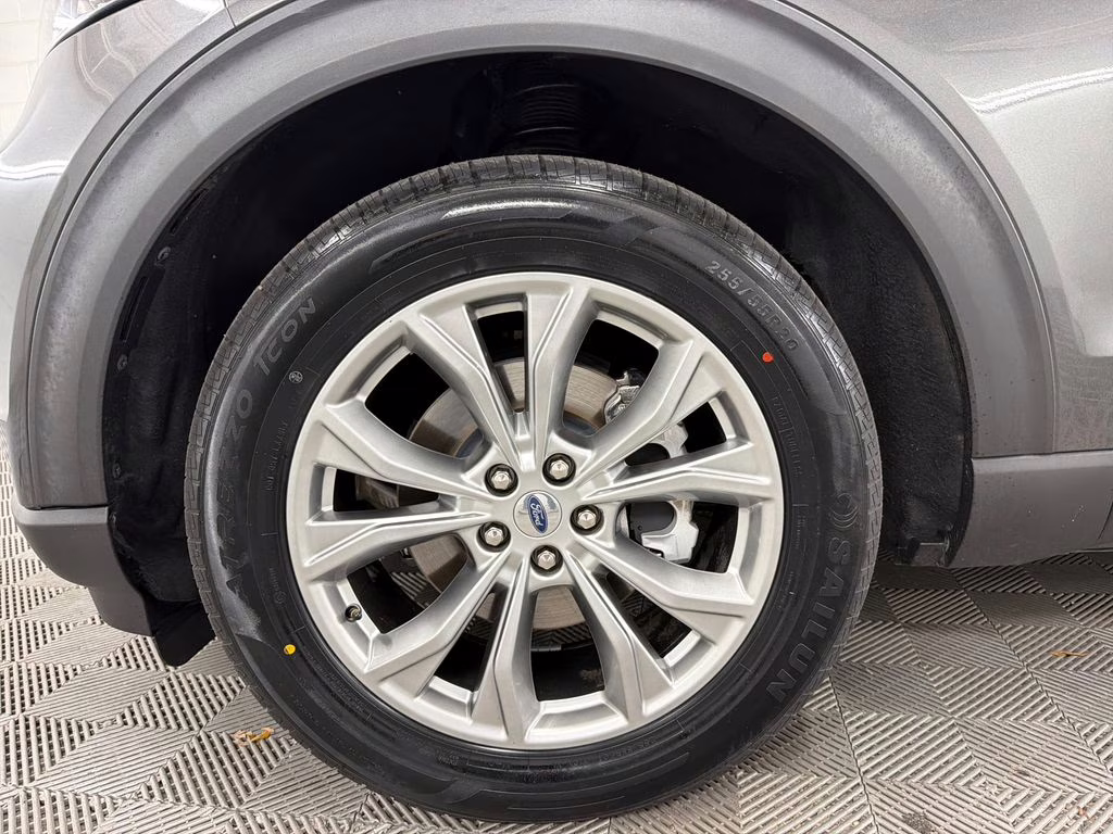 2020 Magnetic Metallic Ford Explorer XLT RWD SUV