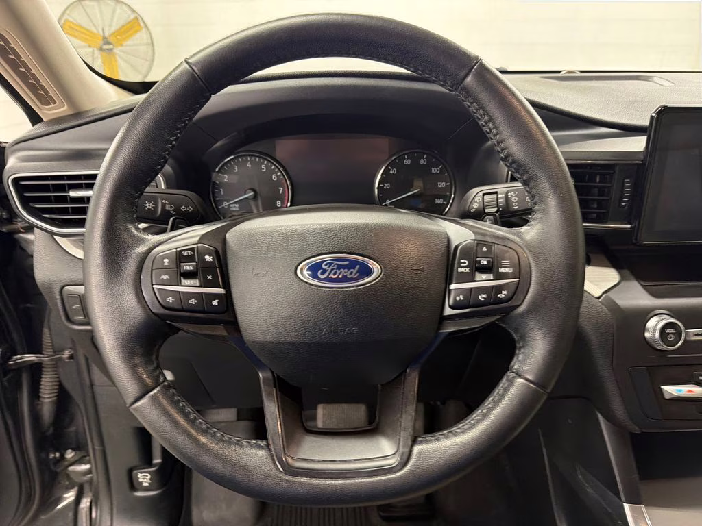 2020 Magnetic Metallic Ford Explorer XLT RWD SUV