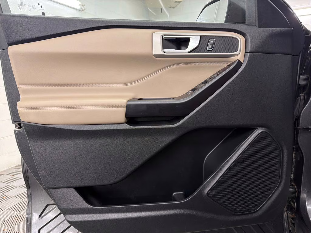 2020 Magnetic Metallic Ford Explorer XLT RWD SUV