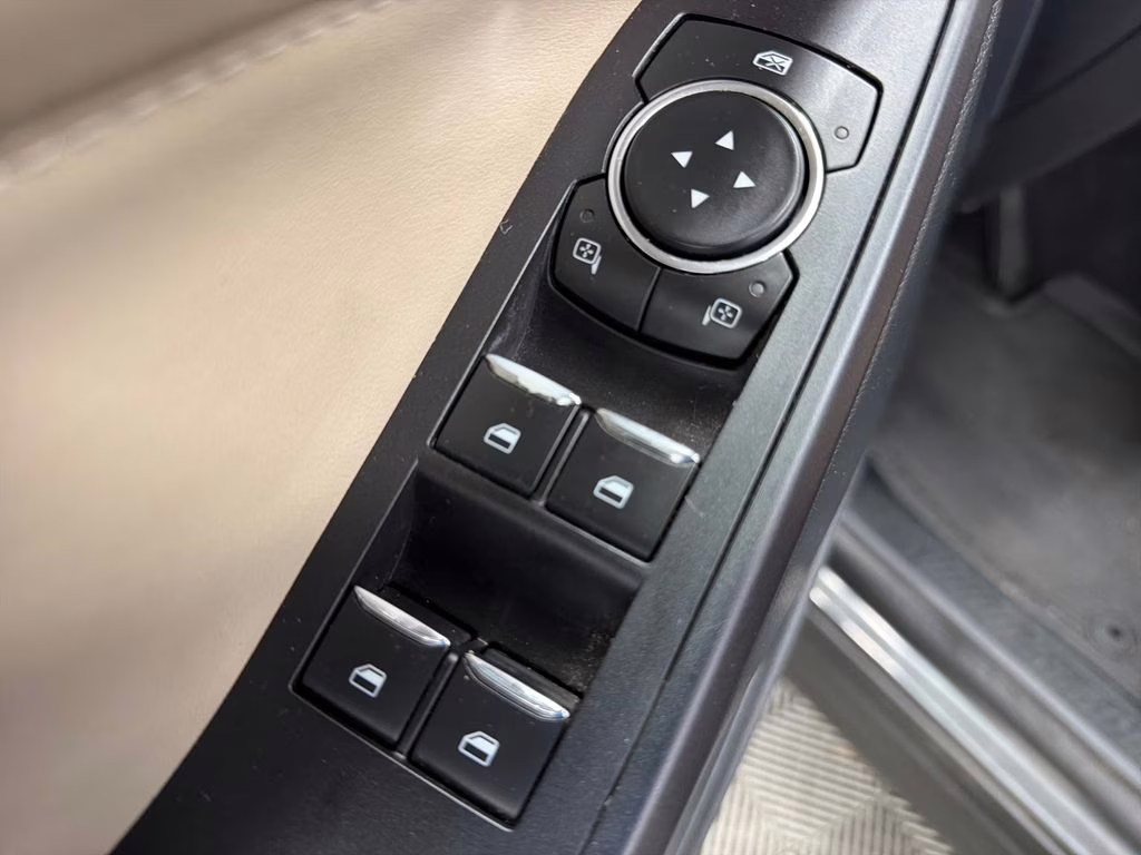 2020 Magnetic Metallic Ford Explorer XLT RWD SUV