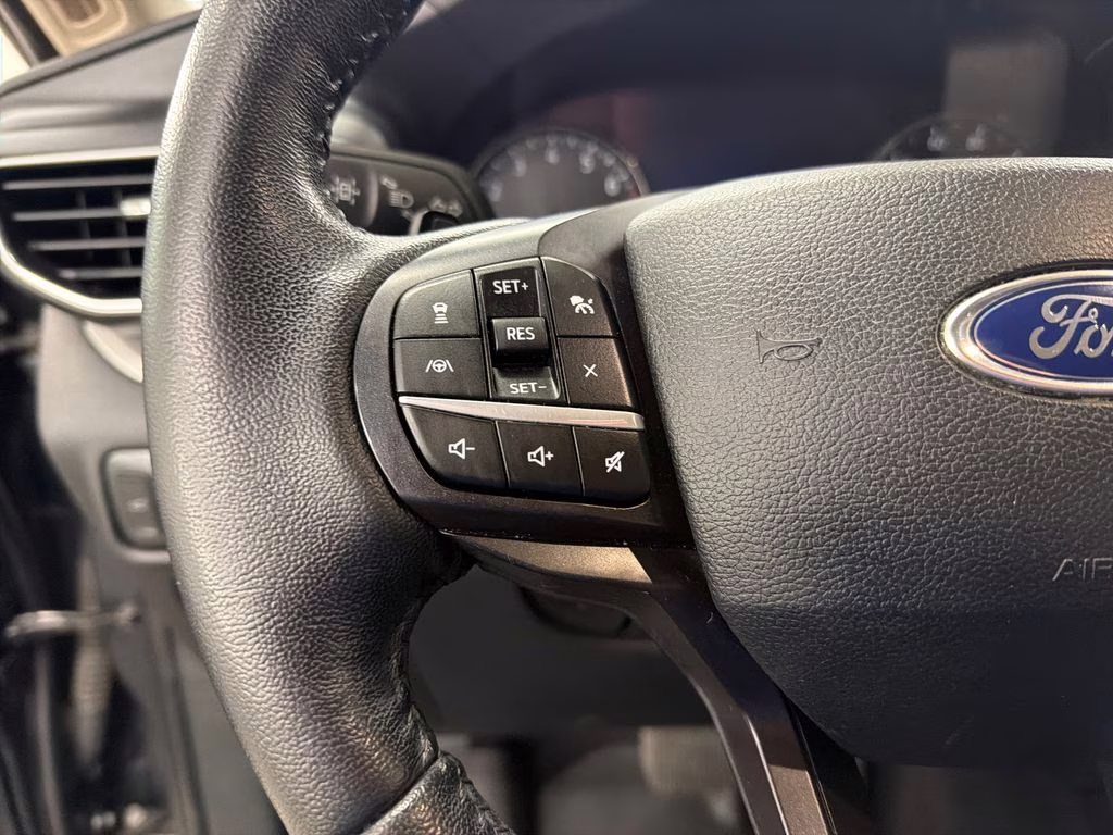 2020 Magnetic Metallic Ford Explorer XLT RWD SUV