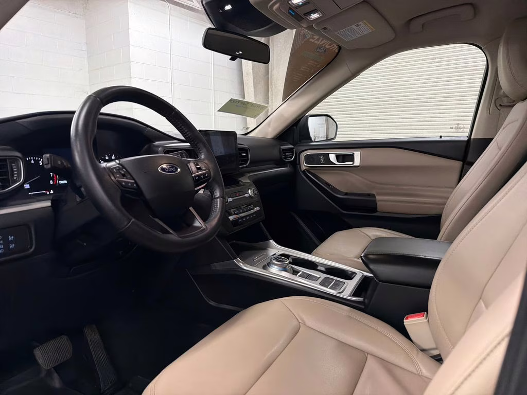 2020 Magnetic Metallic Ford Explorer XLT RWD SUV