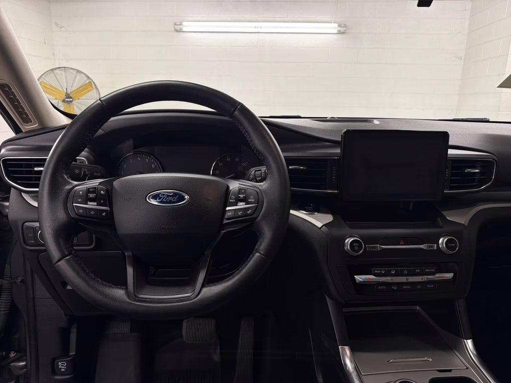 2020 Magnetic Metallic Ford Explorer XLT RWD SUV