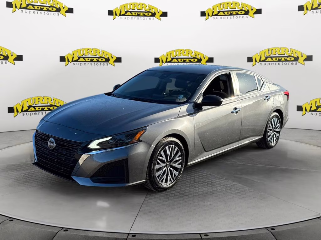 2024 Gun Metallic Nissan Altima 2.5 SV FWD Sedan