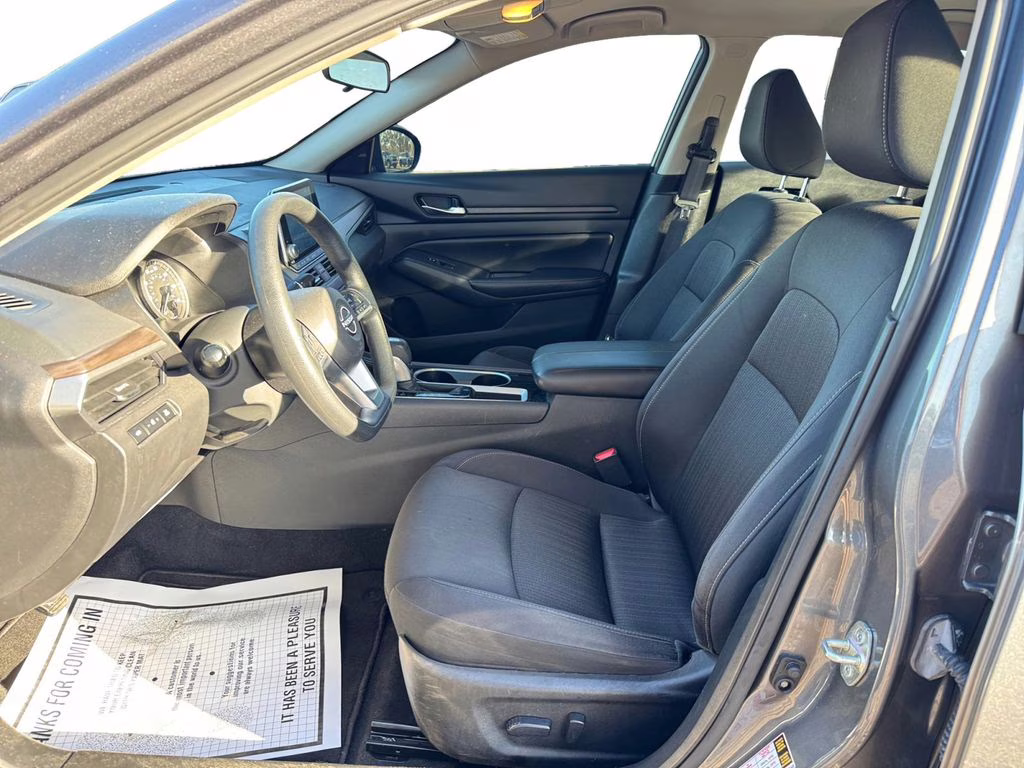2024 Gun Metallic Nissan Altima 2.5 SV FWD Sedan