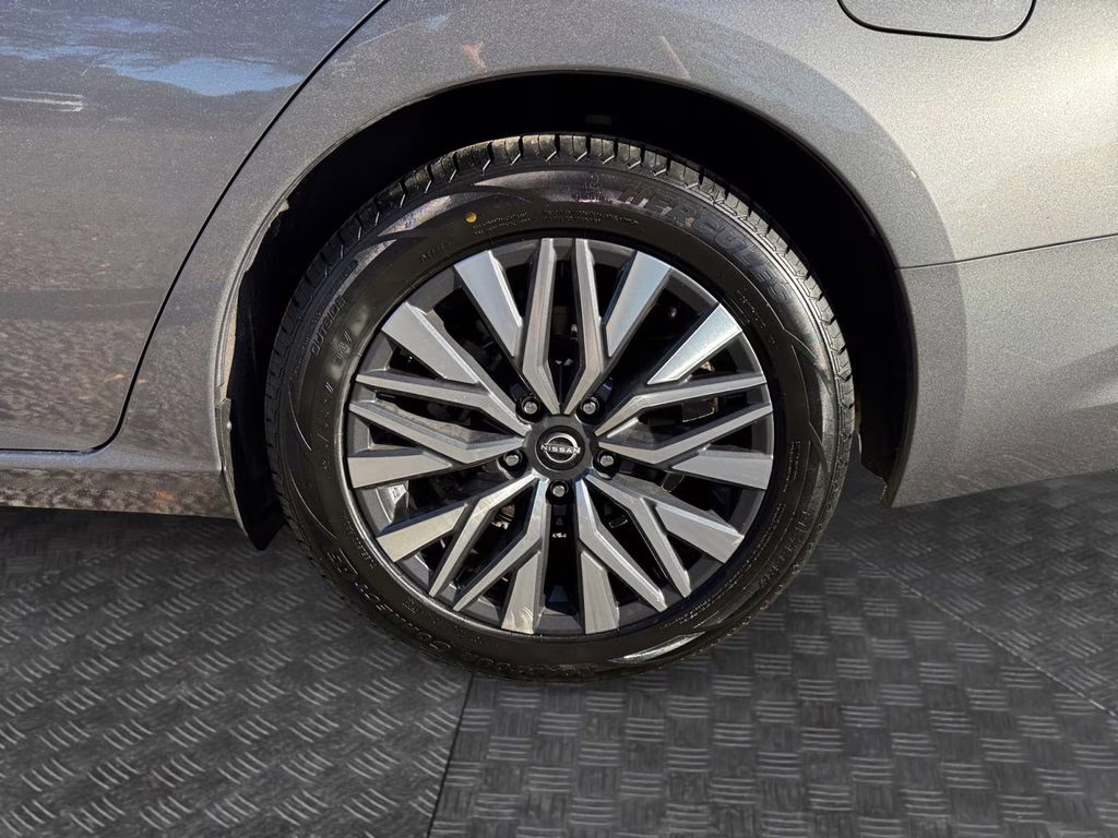 2024 Gun Metallic Nissan Altima 2.5 SV FWD Sedan