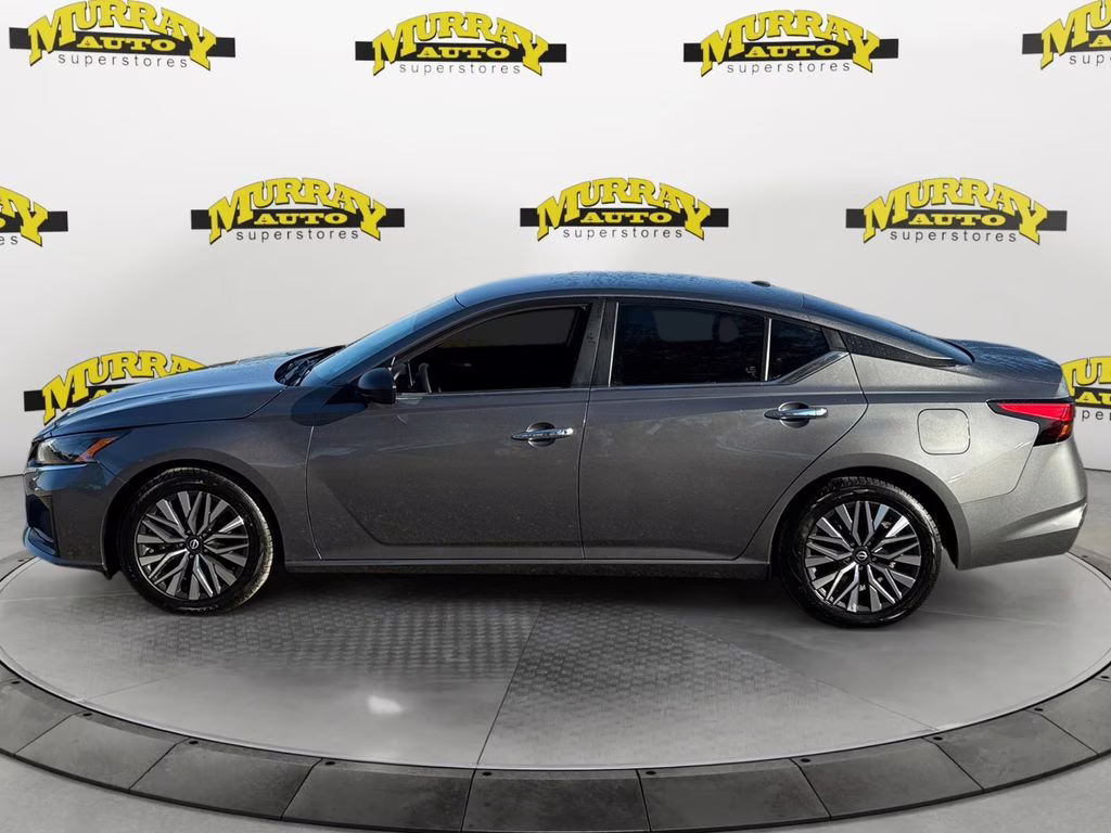 2024 Gun Metallic Nissan Altima 2.5 SV FWD Sedan