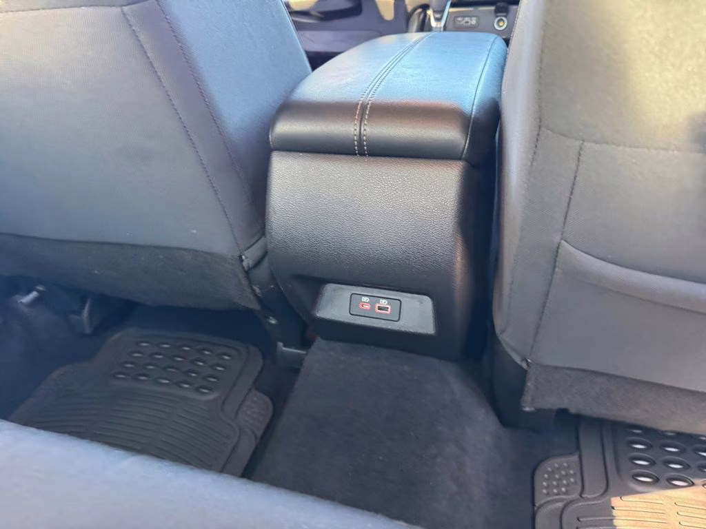 2024 Gun Metallic Nissan Altima 2.5 SV FWD Sedan