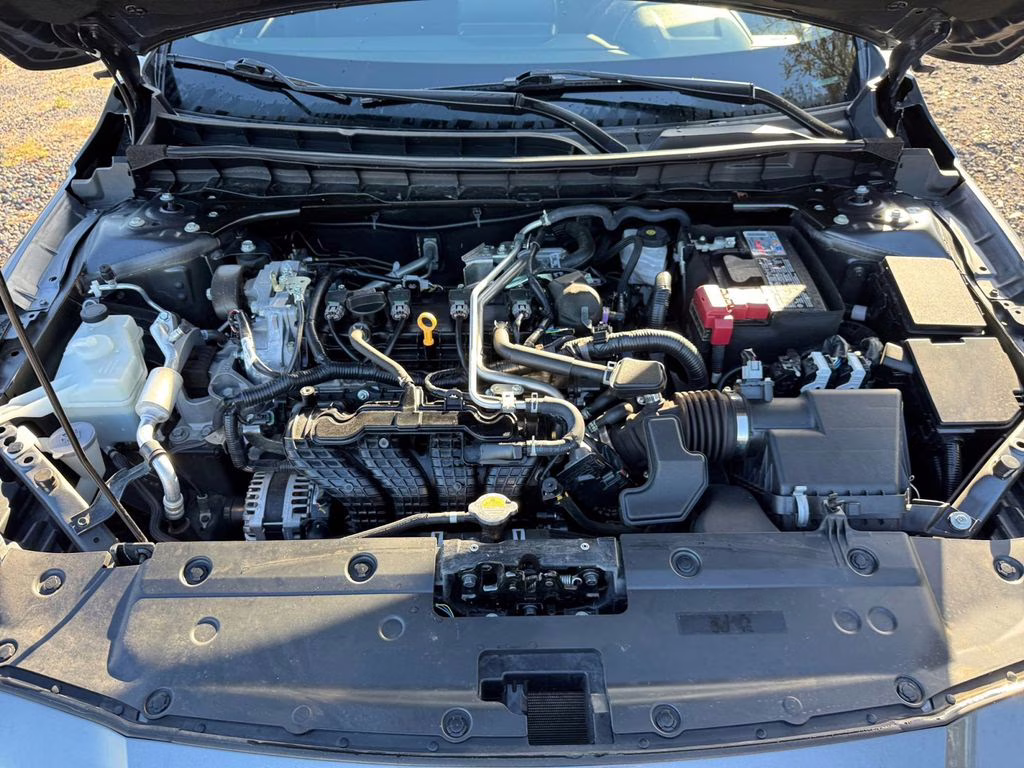 2024 Gun Metallic Nissan Altima 2.5 SV FWD Sedan