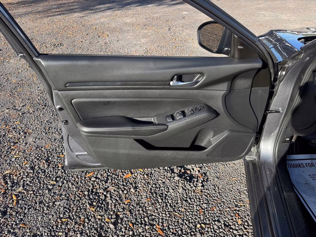 2024 Gun Metallic Nissan Altima 2.5 SV FWD Sedan