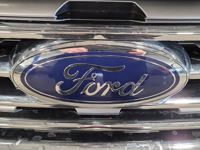 2022 Black Metallic Ford Edge SEL AWD SUV