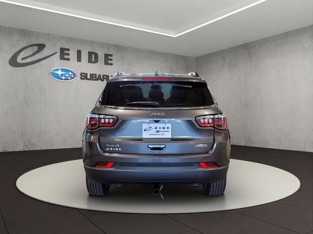 2023 Granite Crystal Metallic Clearcoat Jeep Compass Latitude Lux 4X4 SUV