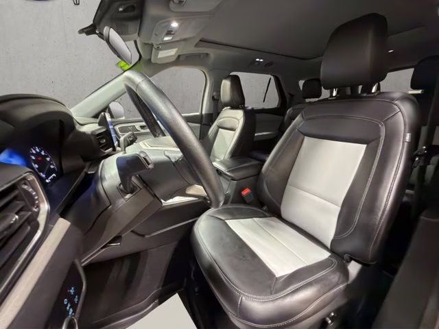 2023 Agate Black Metallic Ford Explorer XLT 4X4 SUV