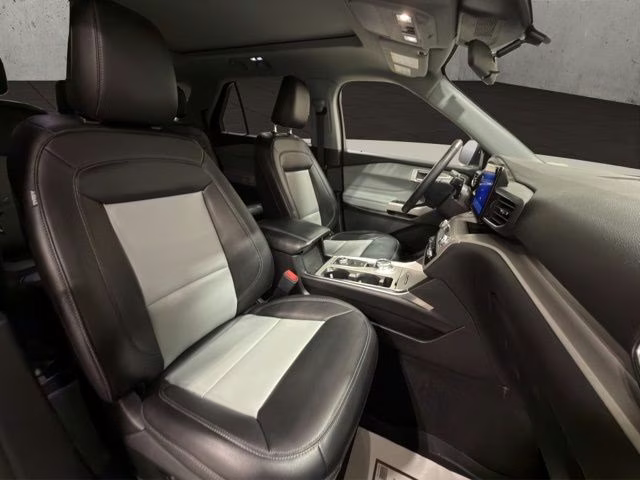 2023 Agate Black Metallic Ford Explorer XLT 4X4 SUV