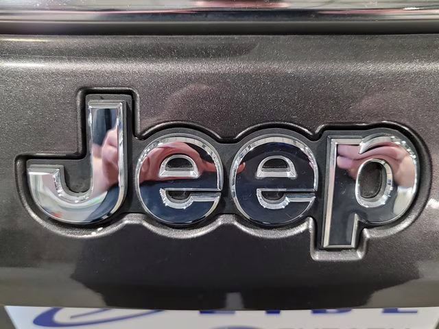 2023 Granite Crystal Metallic Clearcoat Jeep Compass Latitude Lux 4X4 SUV