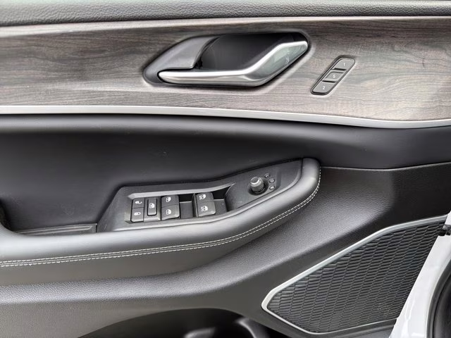 2026 Bright White Clearcoat Jeep Grand Cherokee Limited 4X4 SUV