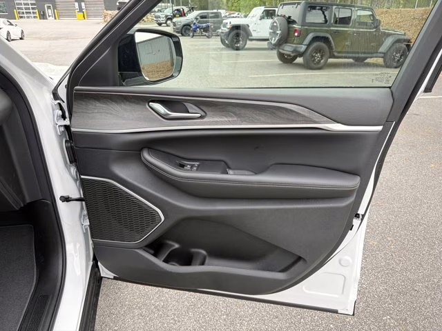 2026 Bright White Clearcoat Jeep Grand Cherokee Limited 4X4 SUV