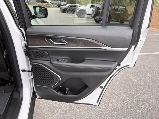 2026 Bright White Clearcoat Jeep Grand Cherokee Limited 4X4 SUV