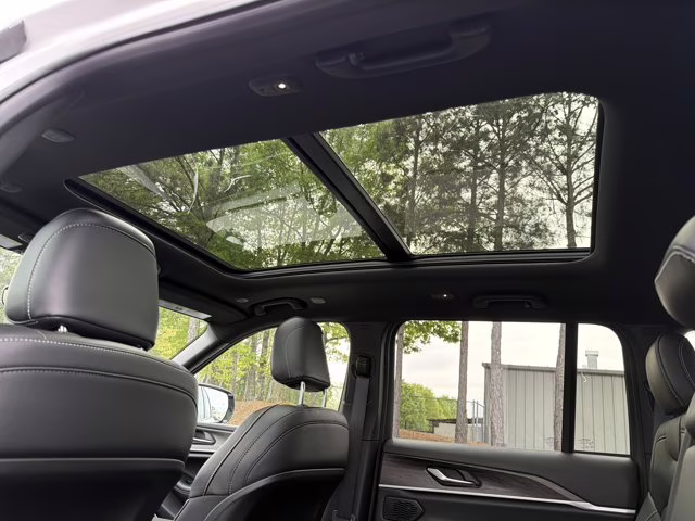 2026 Bright White Clearcoat Jeep Grand Cherokee Limited 4X4 SUV