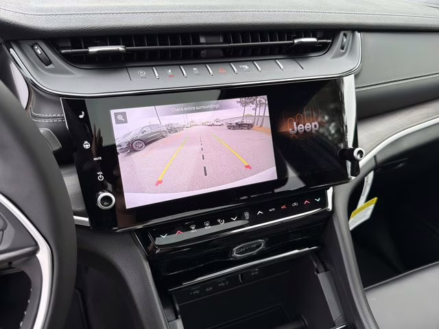 2026 Bright White Clearcoat Jeep Grand Cherokee Limited 4X4 SUV