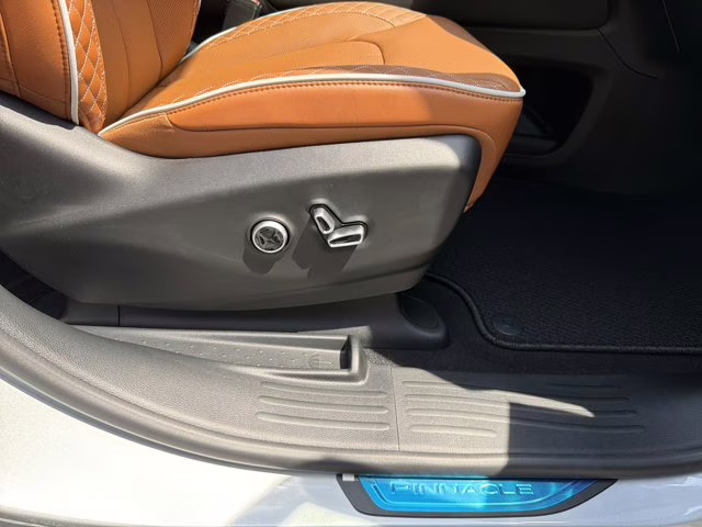 2026 Silver Mist Clearcoat Chrysler Pacifica Pinnacle FWD Van