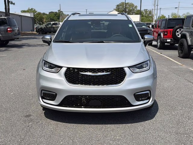 2026 Silver Mist Clearcoat Chrysler Pacifica Pinnacle FWD Van
