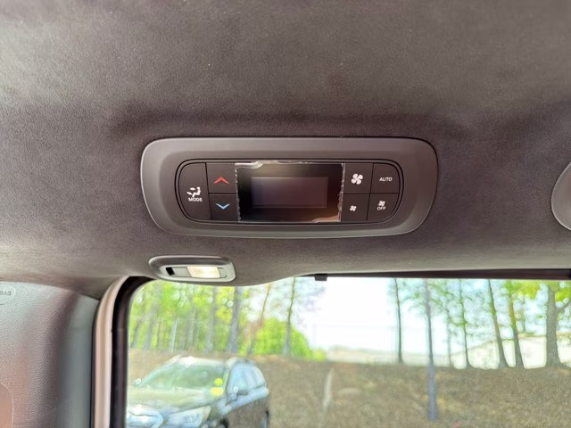 2026 Silver Mist Clearcoat Chrysler Pacifica Pinnacle FWD Van