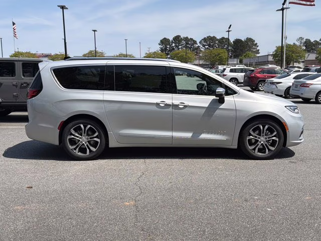 2026 Silver Mist Clearcoat Chrysler Pacifica Pinnacle FWD Van