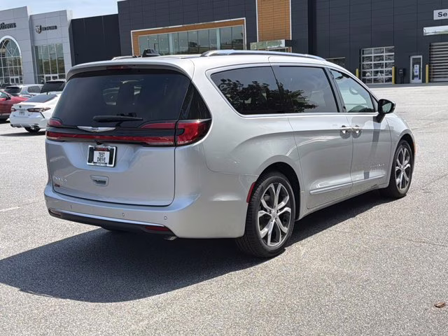 2026 Silver Mist Clearcoat Chrysler Pacifica Pinnacle FWD Van