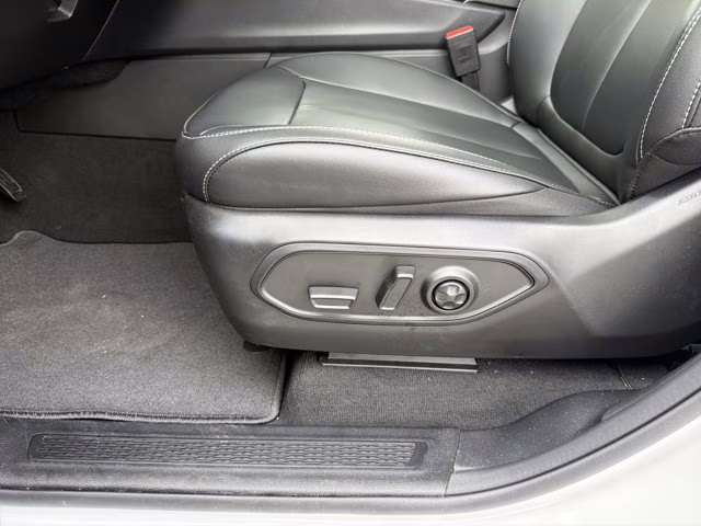 2026 Bright White Clearcoat Jeep Grand Cherokee Limited 4X4 SUV