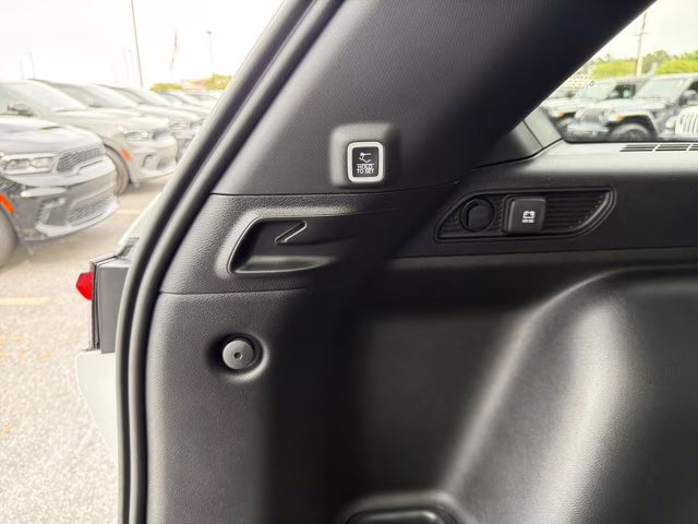 2026 Bright White Clearcoat Jeep Grand Cherokee Limited 4X4 SUV