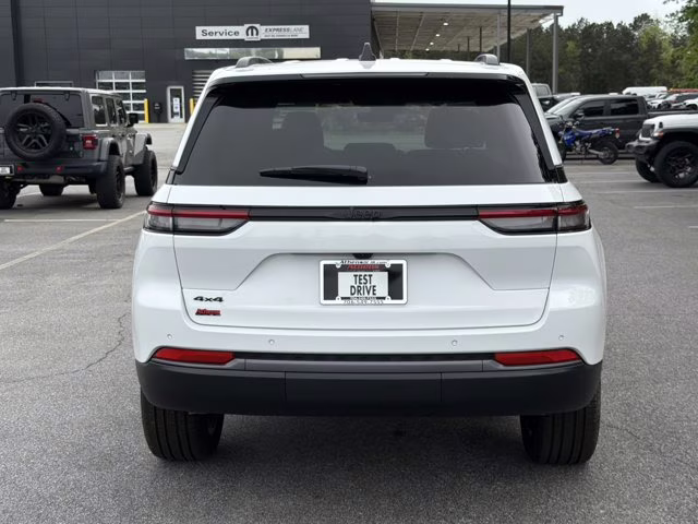 2026 Bright White Clearcoat Jeep Grand Cherokee Limited 4X4 SUV