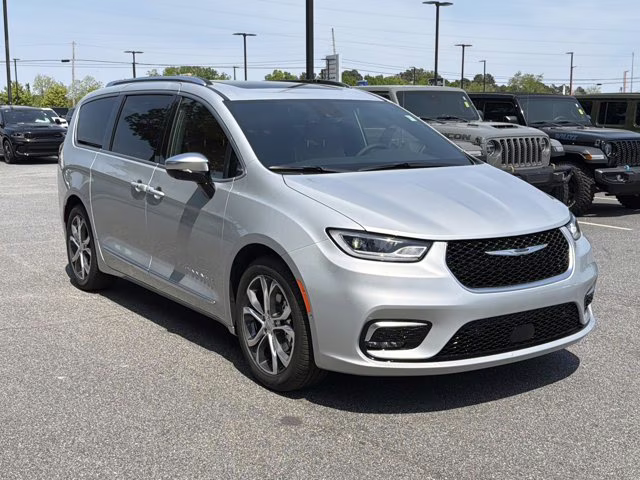 2026 Silver Mist Clearcoat Chrysler Pacifica Pinnacle FWD Van