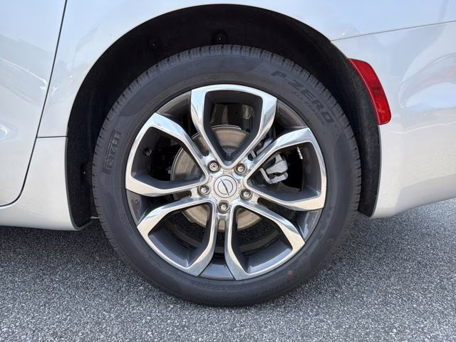 2026 Silver Mist Clearcoat Chrysler Pacifica Pinnacle FWD Van