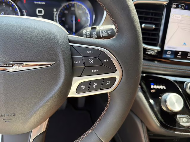 2026 Silver Mist Clearcoat Chrysler Pacifica Pinnacle FWD Van