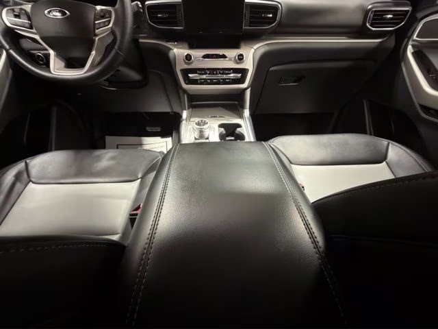 2023 Agate Black Metallic Ford Explorer XLT 4X4 SUV