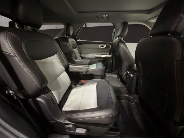 2023 Agate Black Metallic Ford Explorer XLT 4X4 SUV