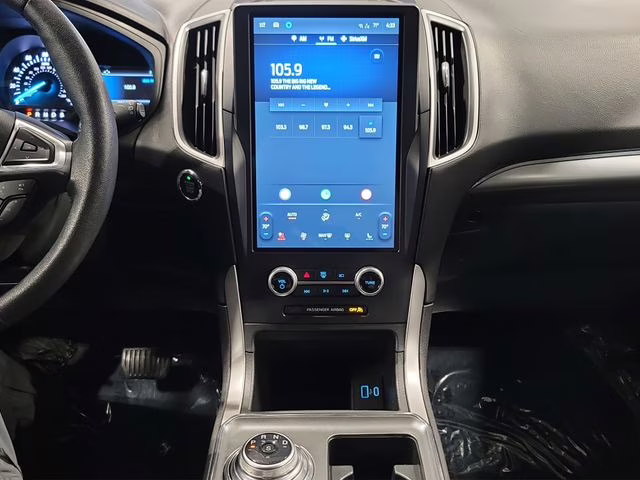 2022 Black Metallic Ford Edge SEL AWD SUV