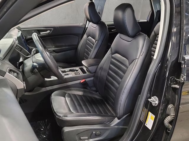 2022 Black Metallic Ford Edge SEL AWD SUV