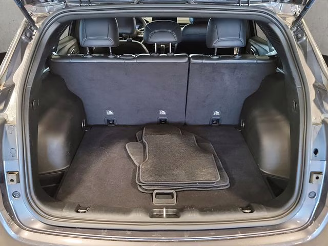 2023 Granite Crystal Metallic Clearcoat Jeep Compass Latitude Lux 4X4 SUV