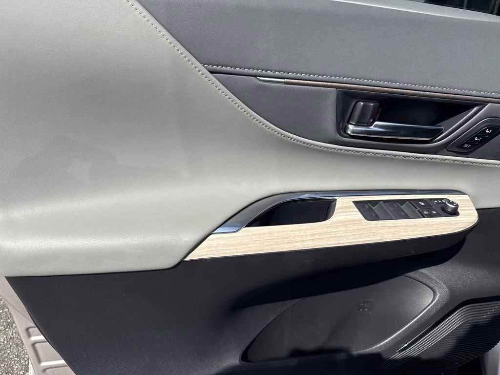 2021 Titanium Glow Toyota Venza XLE AWD SUV