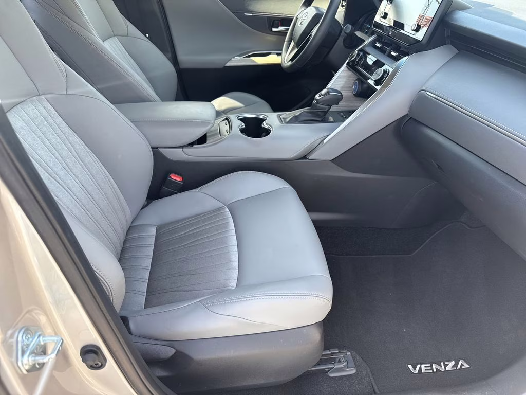 2021 Titanium Glow Toyota Venza XLE AWD SUV