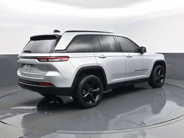 2024 Silver Zynith Jeep Grand Cherokee Altitude X 4X4 SUV