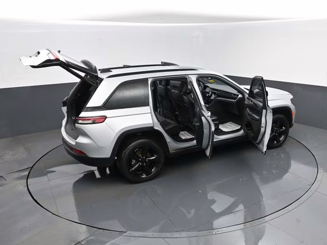 2024 Silver Zynith Jeep Grand Cherokee Altitude X 4X4 SUV